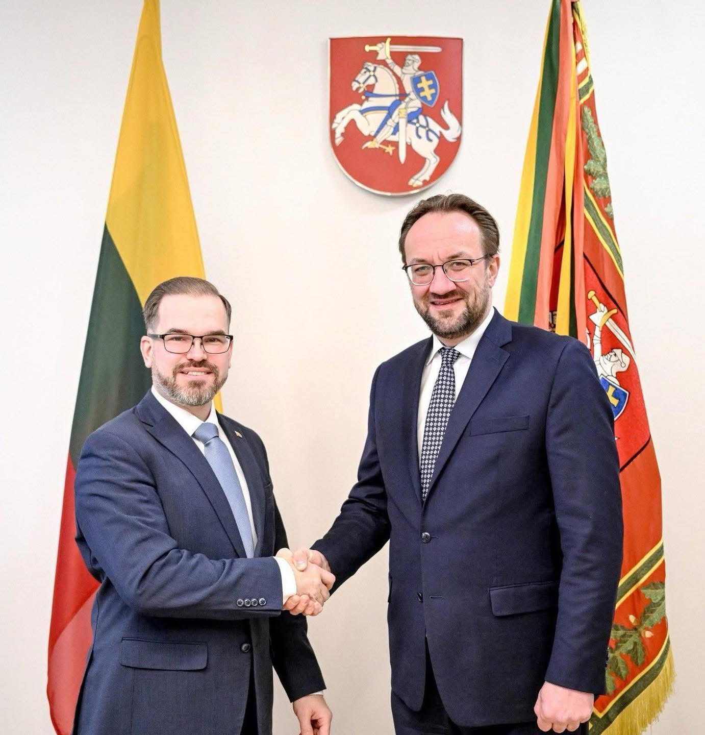 Robertas Kaunas susitiko su Lietuvos banko valdybos pirmininku Gediminu Šimkum!